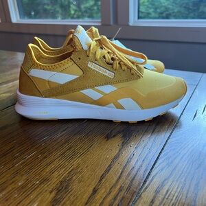 Reebok Classic Nylon SP Sneaker - Womens size 7.5